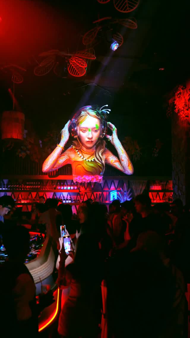 Neon Lights and Night Bites: Exploring Bangkok’s Best Nightlife Hotspots